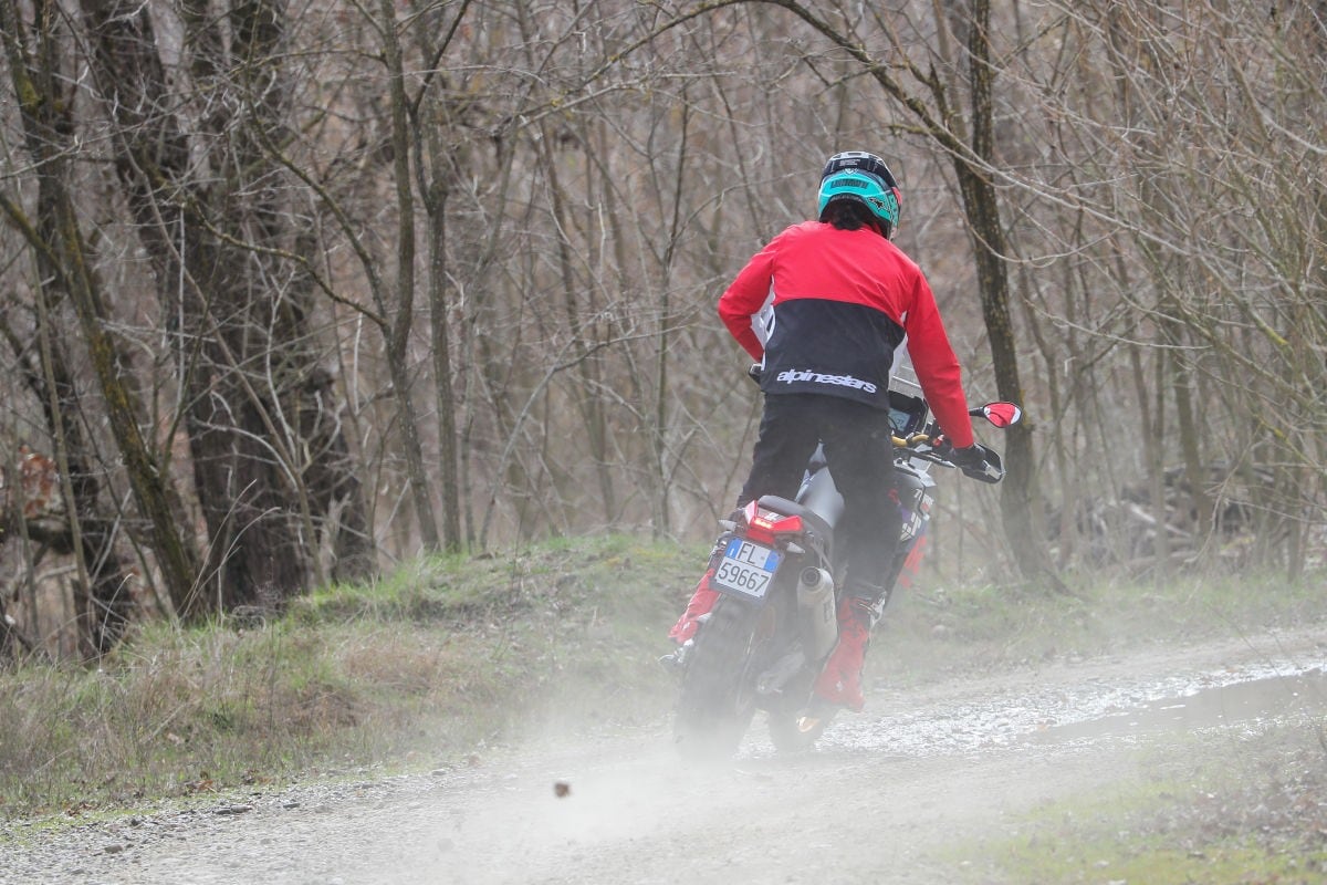 Aprilia Tuareg Rally 660: il ritorno di una leggenda, più cattiva e pronta al deserto +VIDEO+